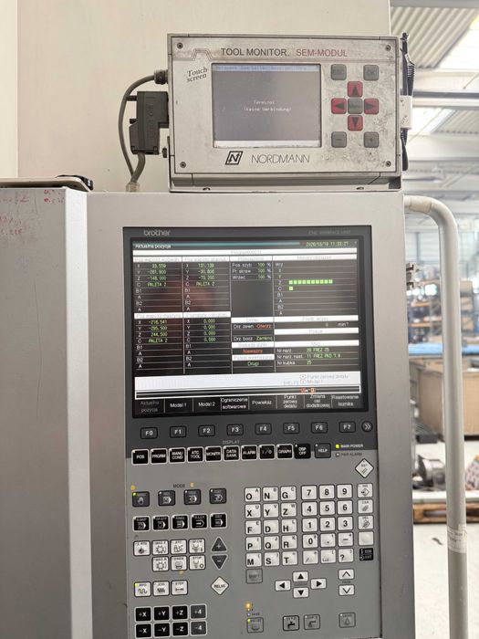 Pionowe centrum obróbcze CNC BROTHER