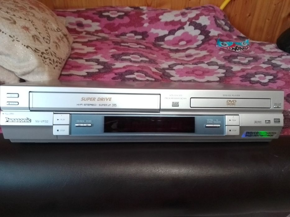 Combo проігриватель panasonic NV-VP32EE