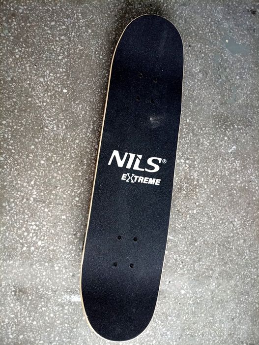 Nowa deskorolka Nils Extreme.