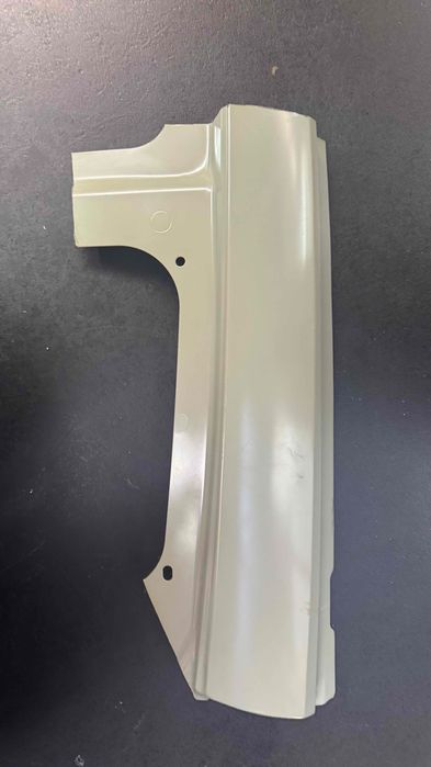 задній лівий багет пройома форточки та задн скла тесла 3 17-23