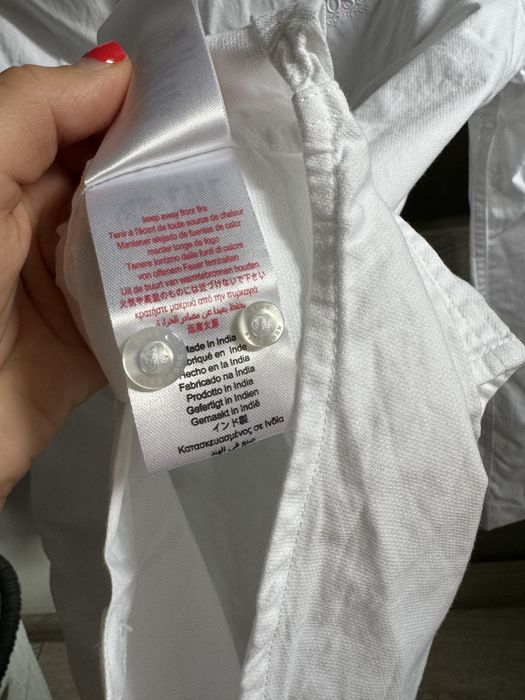 Рубашка белая в школу hugo boss оригинал.