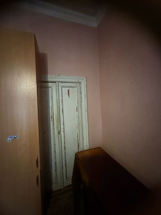 Продаж 2-кімнатної сталінки в центрі міста, район Площі