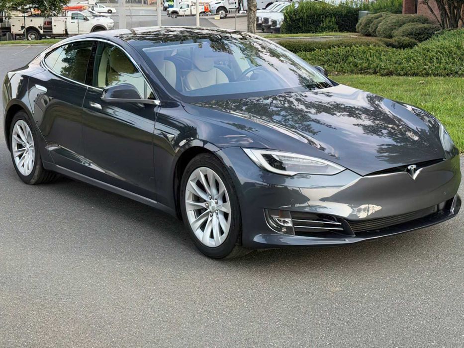 Tesla Model S      2017