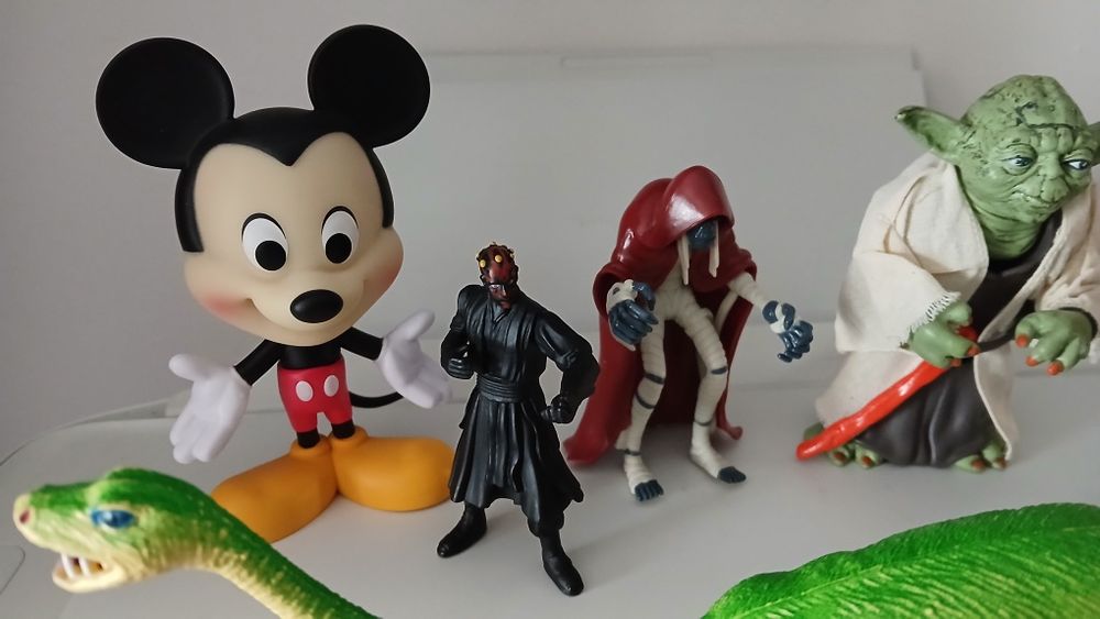 Bonecos Star Wars / Disney / DC / ...