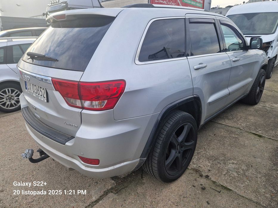 samochód jeep grand cherokee