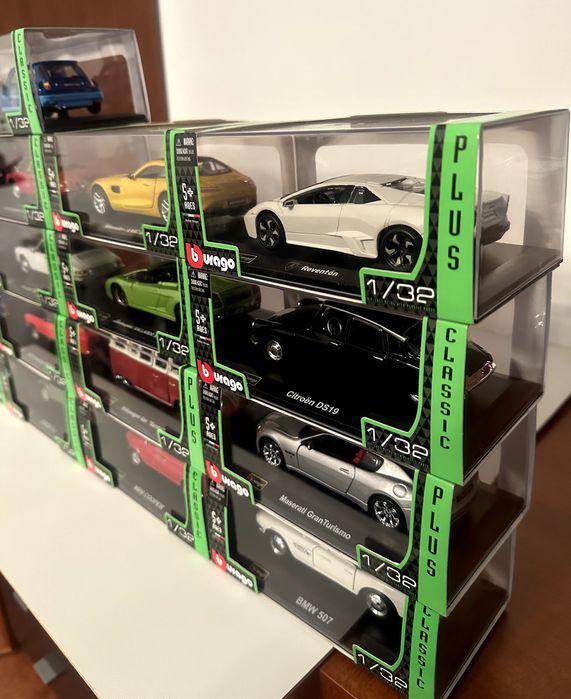 Coleção completa Bburago 1/32- 85 Carros diferentes- Novos e Selados