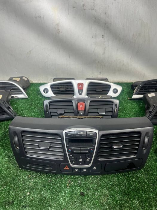 Дефлектори салону Renault Megane 3 / Scenic 3 / Laguna 3 – б/у