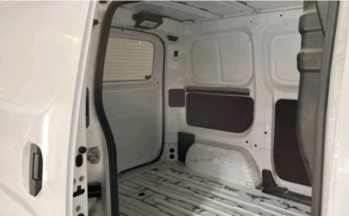 Nissan E-NV200 4p Profissional