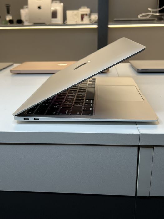 MacBook Air 13 2020 i3/8Gb/256Gb стан 9,3/10 #91150