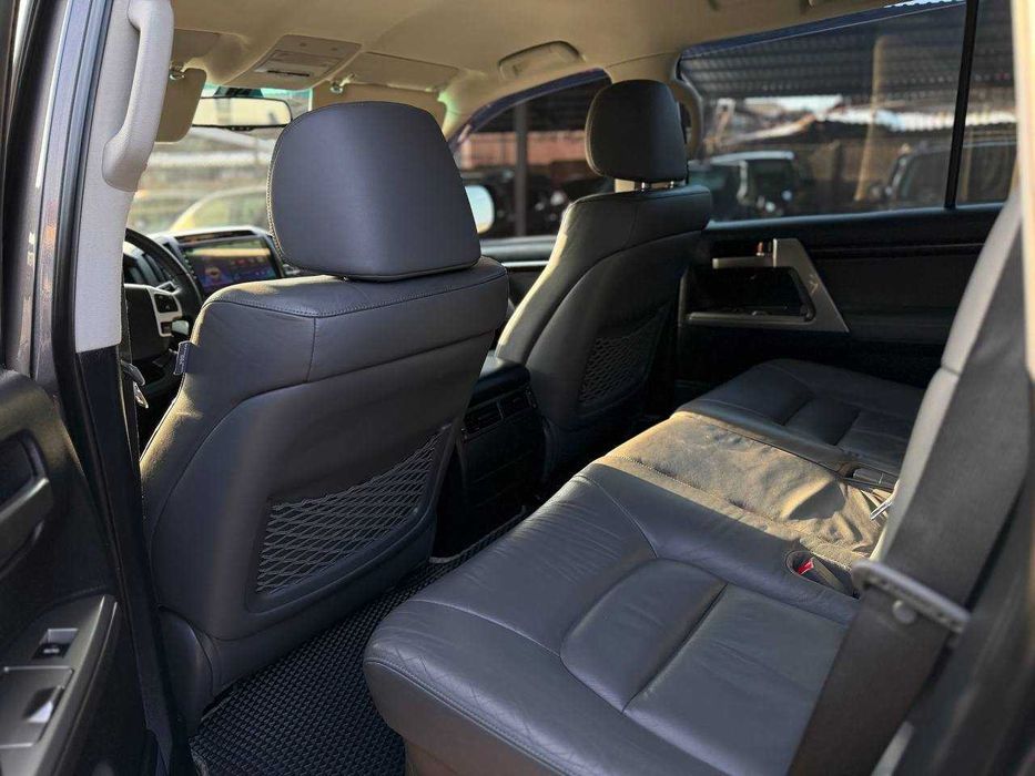 Toyota Land Cruiser 200 2007p