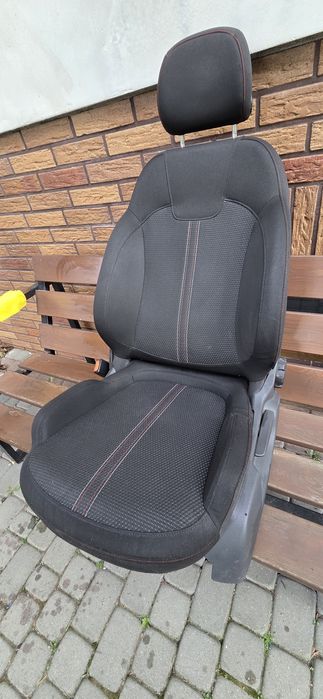 Fotele Opel Corsa  D E