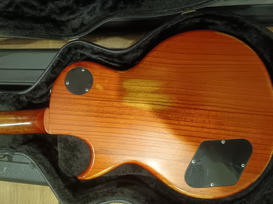 Guitarra vintage v 100