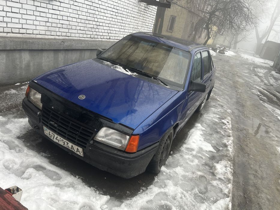 Opel Kadet 2.0 бензин