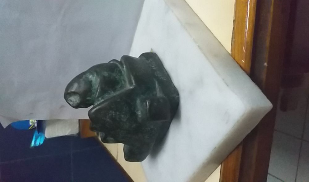Escultura em bronze