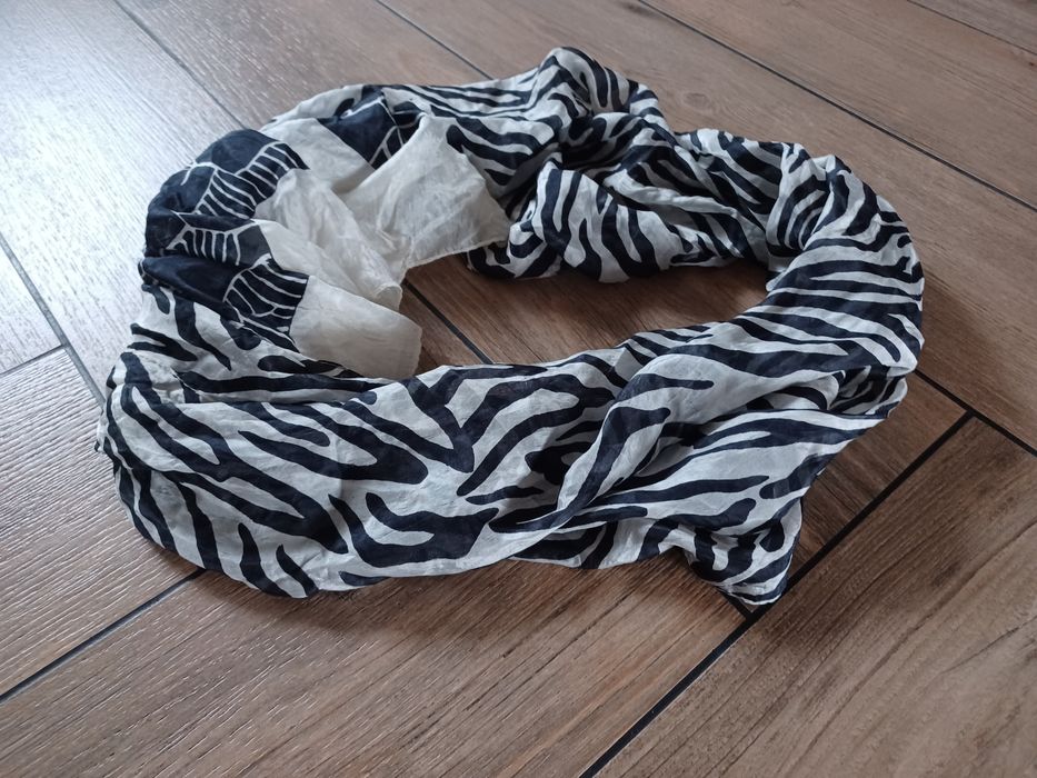 Apaszka, chusta w zebrę