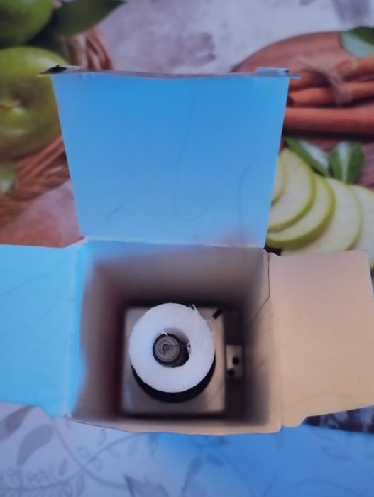 Sprzedam żarówkę Xenon D1S 6000k 35W/85V z trzonkiem firmy maxgear