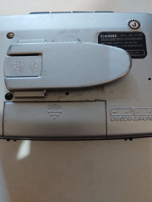 Кассетный плеер Casio AS-215R.