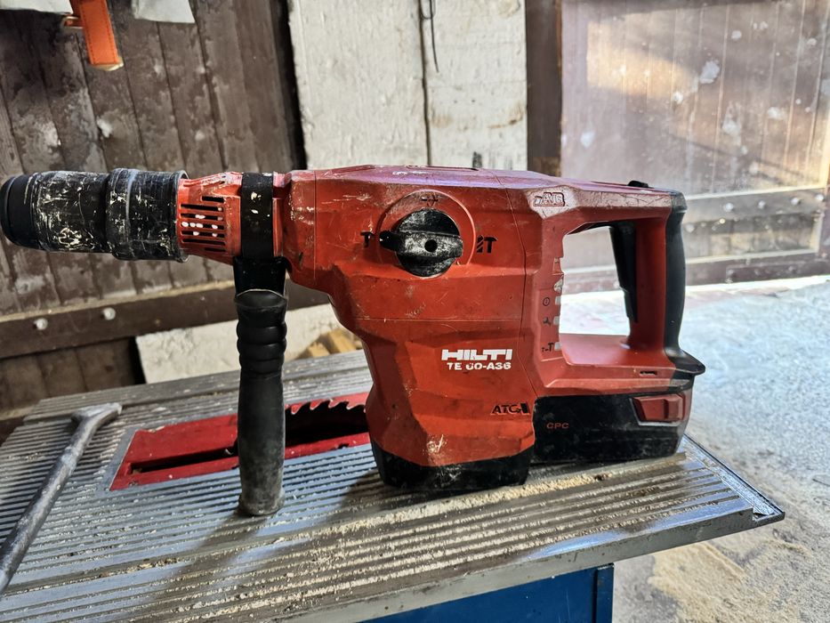 Młot wiercąco-kujący HILTI