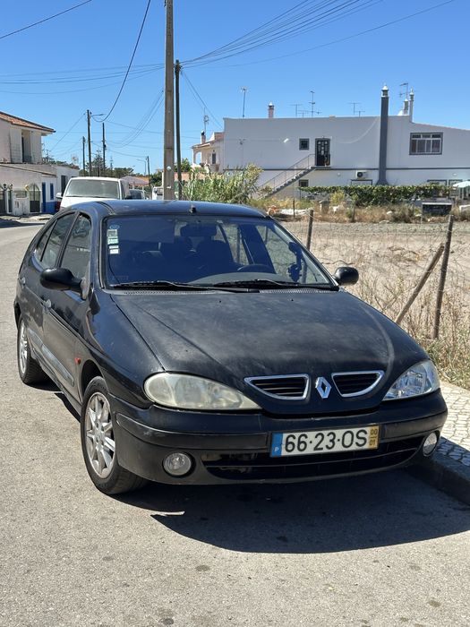 Renault Car 2000 model