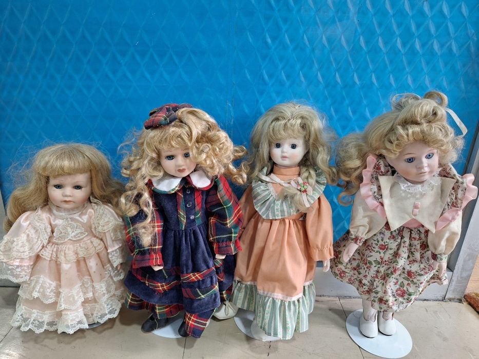 Bonecas de porcelana
