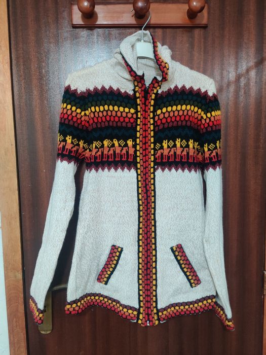 Casaco artesanal de lã de alpaca