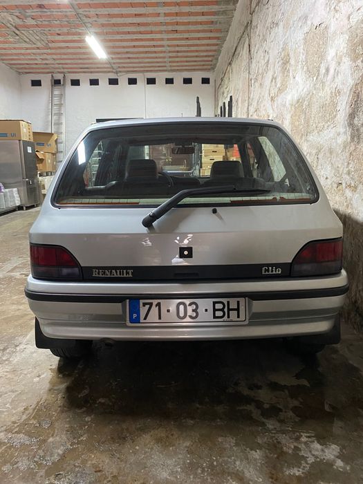 Renault clio Baccara