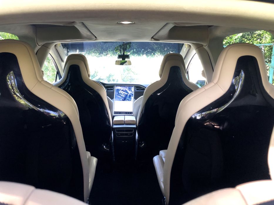 Tesla Model X 2016 VIN 5YJXCBE24GF008240 фото оголошення 6 з 24
