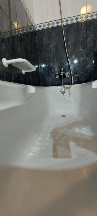 Misturadora monocomando com chuveiro, como nova.