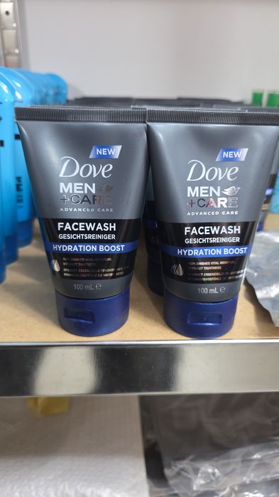 Dove Men + Care Nawilżający płyn do mycia twarzy