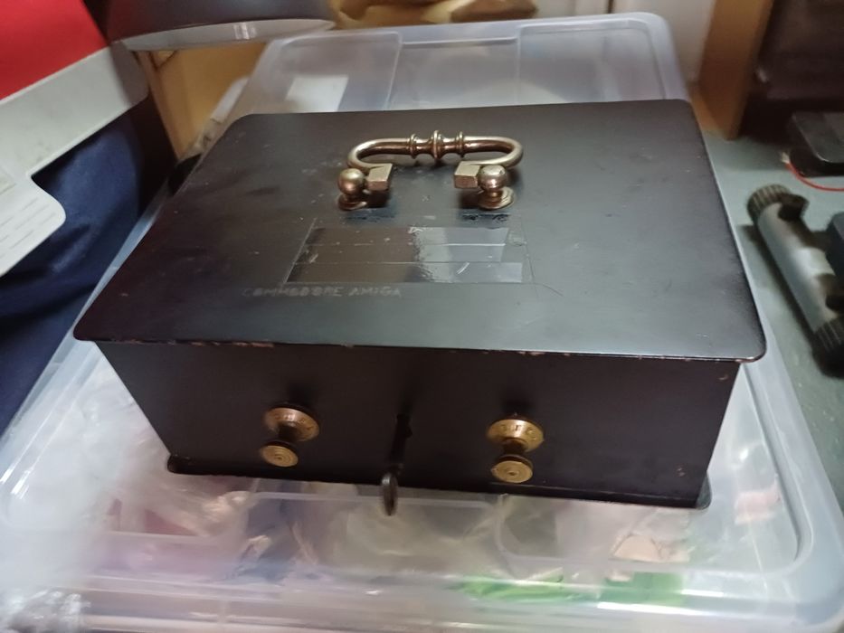 Vende se Cofre antigo