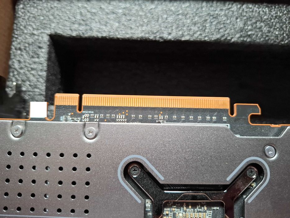 Sapphire Nitro+ Radeon RX 7800 XT 16 GB – gwarancja, komplet, stan idealny