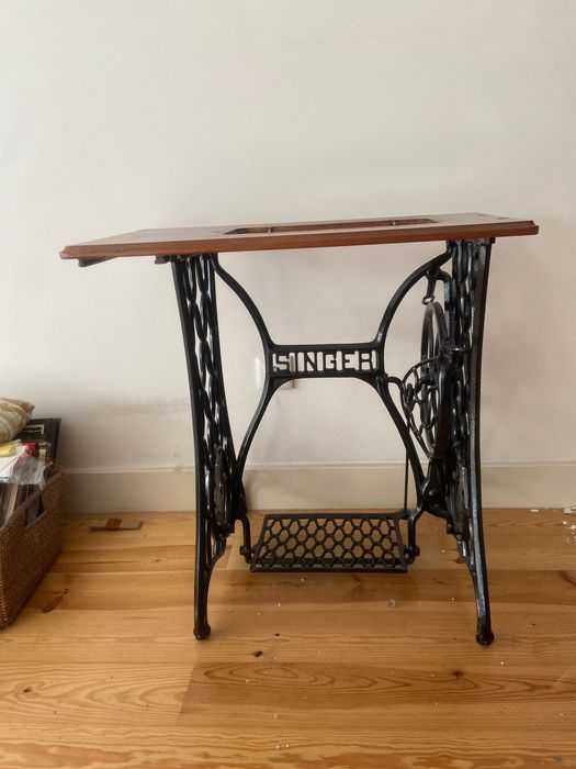 Móvel máquina costura singer