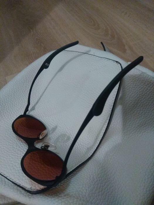 Cyber Goth, Angielskie okulary