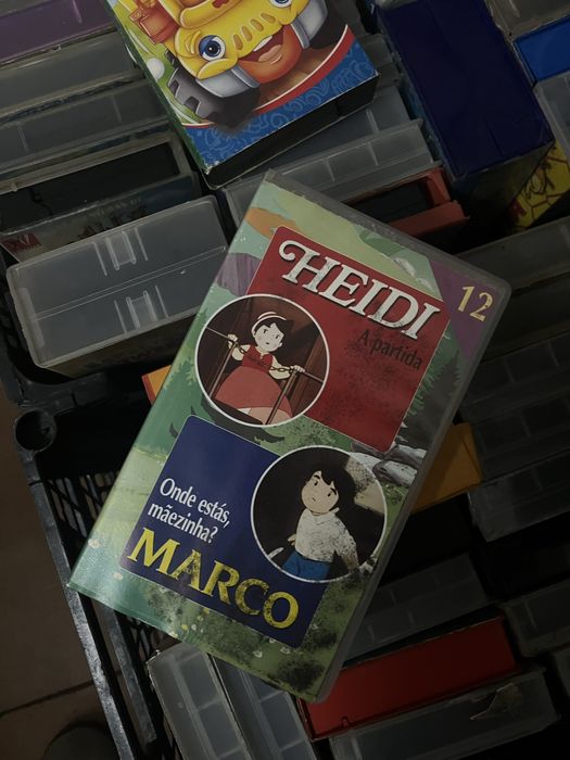 Varias Cassetes de VHS desenhos animados