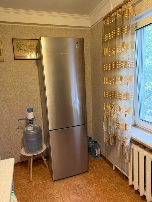 Продам трехкомнатную квартиру на Космосе