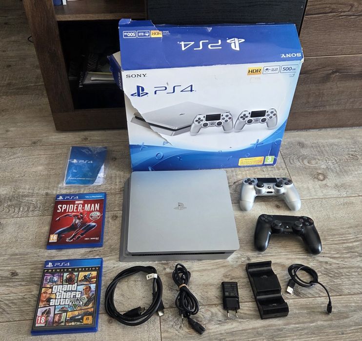 Ps4 play Station 4 Silver 500gb cuh-2016a pady gry pudełko GTA V