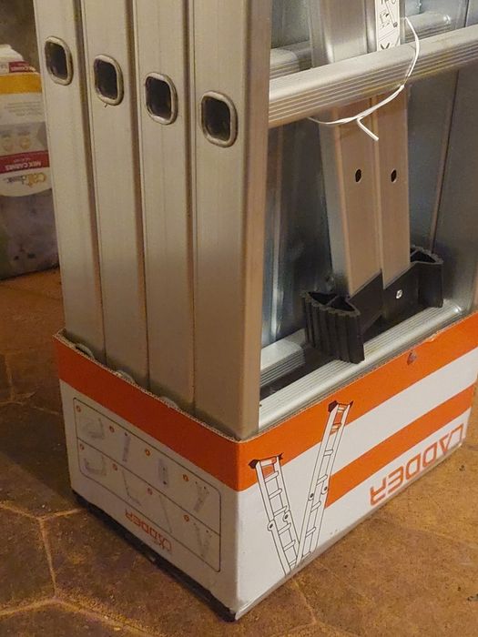 Escadote Super Ladder - 8 em 1 (Galeria.pt)