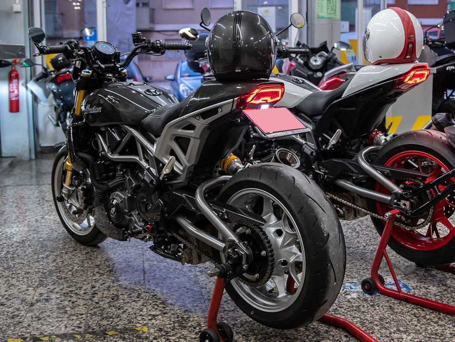 Indian FTR 1200 Carbon | Öhlins | Brembo | Remus | 120cv | Impecável