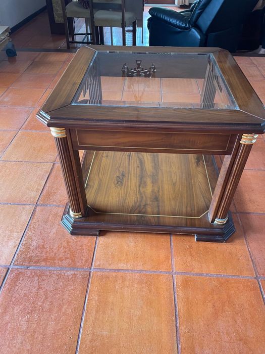 Mesa de apoio de vidro
