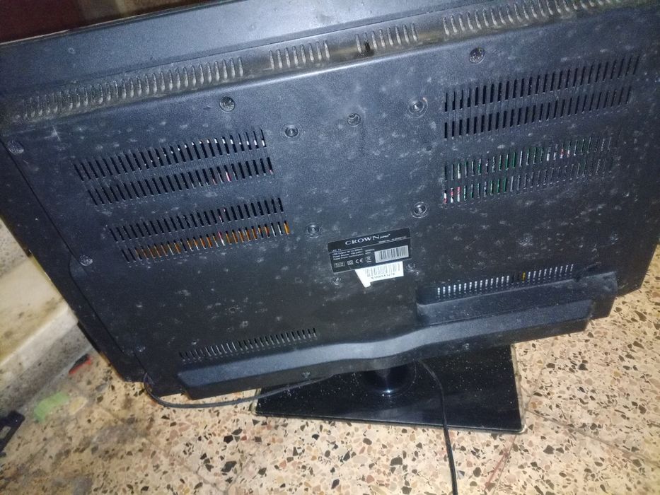 Vendo TV led CROWN 29polegadas para peças ou reparar