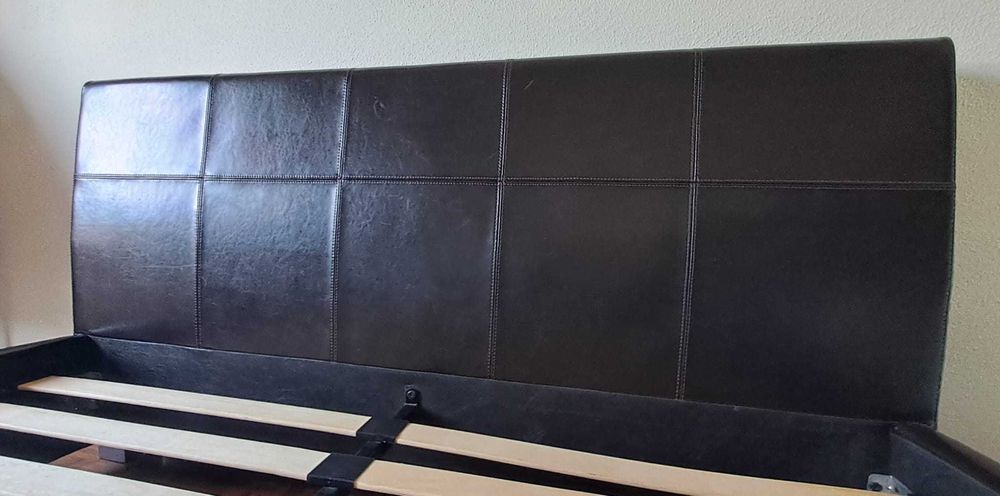 Cama casal c/ cabeceira + estrado - como novo