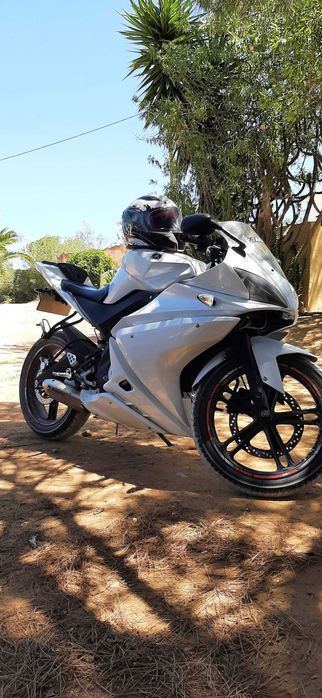 Moto Yamaha yzf 125 vendo ou troco por carro