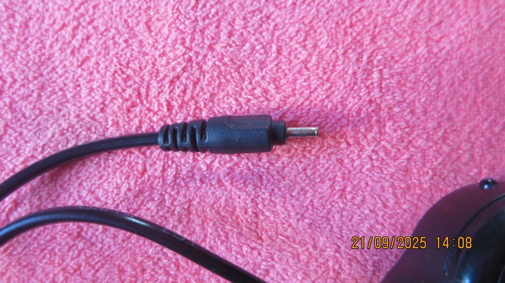 СЗУ Nokia TCT (KMT) NSH-12E 5,7V 800mA (2мм тонкий штырь)