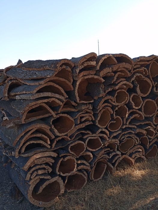 Cortiça amadia em pilha