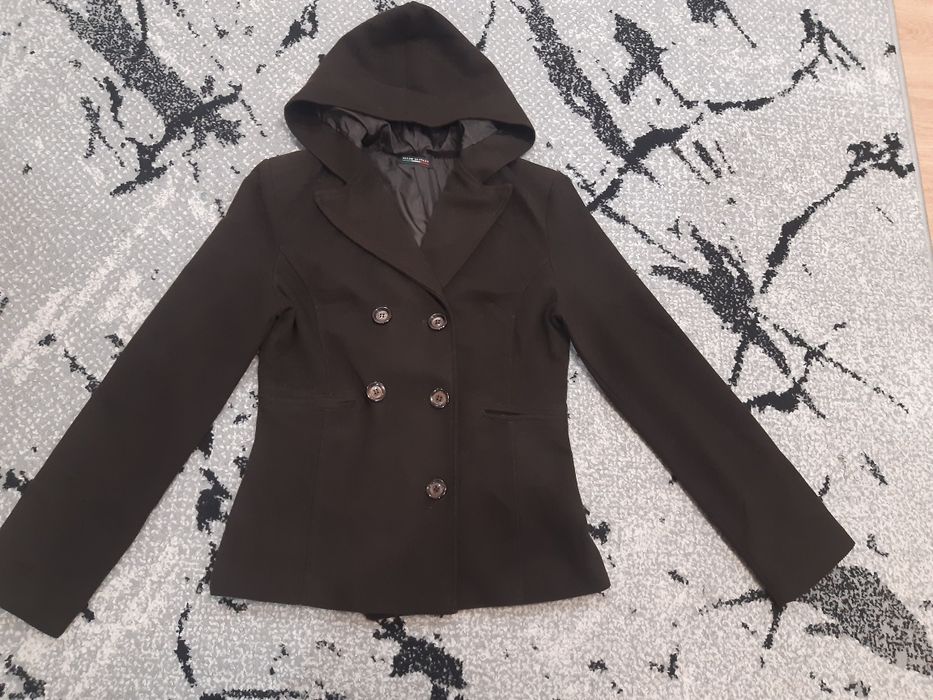 Пальто, піджак на  весну  та оінь.