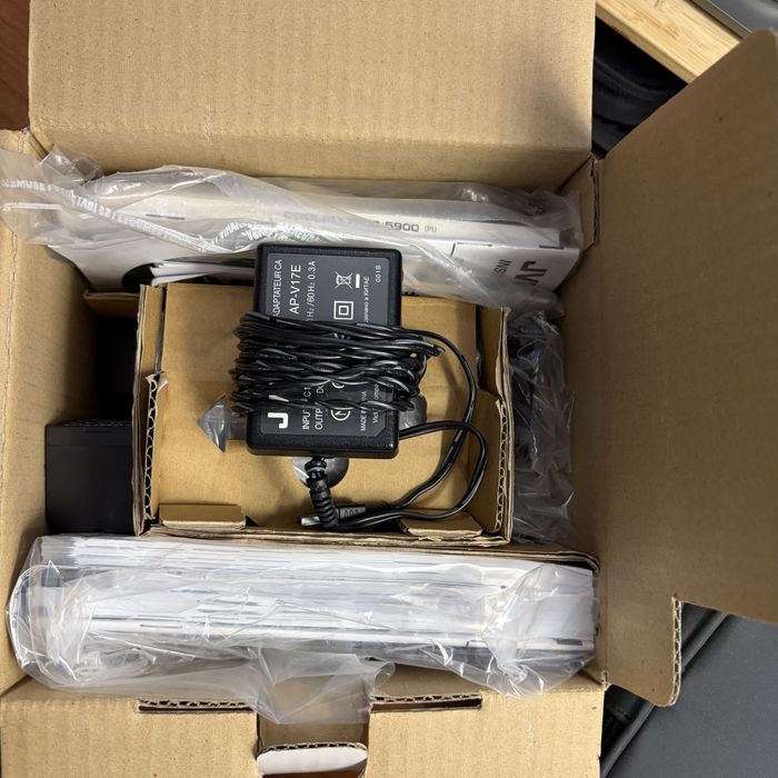 Maquina filmar JVC GZ-MG77E