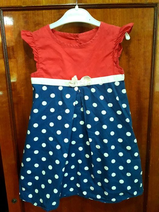 Продам платья 3-5 лет в садик