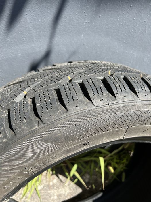 Зимові шини 195/50R16 TOYO