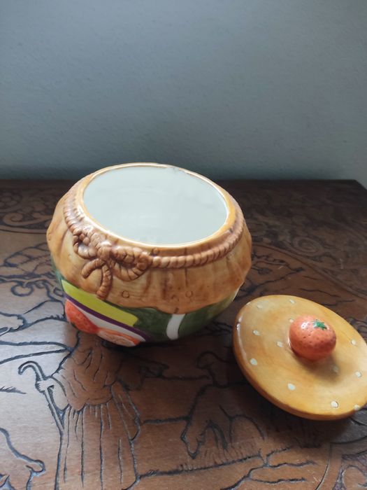 Pote de loiça motivo fruta