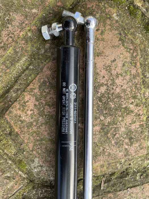 Газовые упоры багажника Ваз 2111